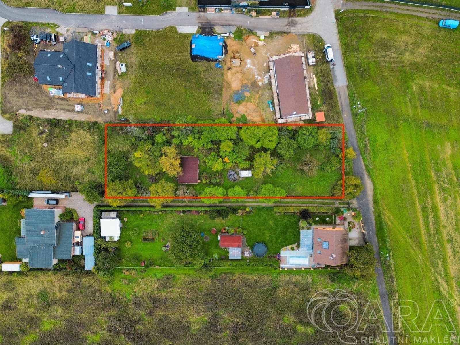 Prodej stavebního pozemku 2050 m², Smečno