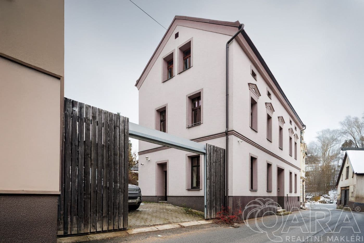 Prodej rodinného domu 250 m, pozemek 341m, Semily